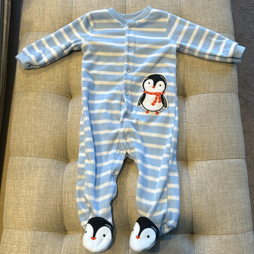 Carter’s | Fleece One piece | 3-6 Months 🐧